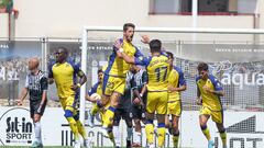 Los jugadores del Alcorcón festejando el 1-2.