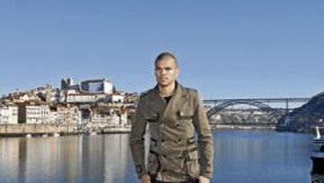 <b>OPORTO DESDE EL OTRO LADO DEL DUERO. </b>Pepe nos enseñó la vista de la ciudad desde el antiguo puerto 'de los vinos'. Al fondo, el puente de Don Luis.