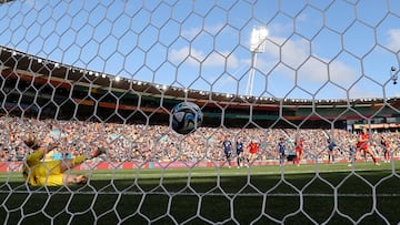 The final between England and Spain kicks off at 6am ET at the Stadium Australia in Sydney. What happens if the teams are deadlocked after 90 minutes.