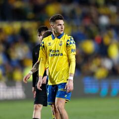 Las Palmas se encomienda a sus rivales