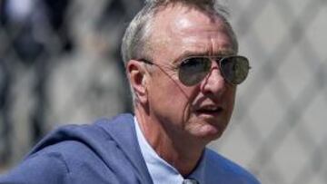 Cruyff : "Mourinho nunca mira a la cantera"