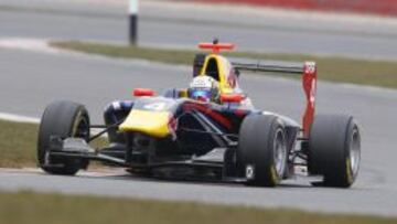 Carlos Sáinz Jr. sumó los dos primeros puntos en su estreno