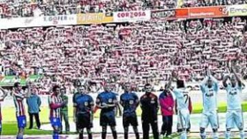 <b>EL MOLINÓN, 12 AÑOS DESPUÉS. </b>Llenazo en El Molinón como en los viejos tiempos para ver al Madrid, que no aparecía por allí desde 1997. Y Raúl volvió a marcar...