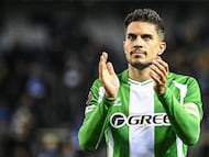 Real Betis' Spanish defender #05 Marc Bartra reacts at the end of the UEFA Europa League first round day 3 football match between KRC Genk and Real Betis Balompie, in Genk on October 23, 2025. (Photo by Tom Goyvaerts / Belga / AFP) / Belgium OUT
