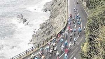 <b>AL BORDE DEL MAR. </b>La carrera corre paralela al Mediterráneo.