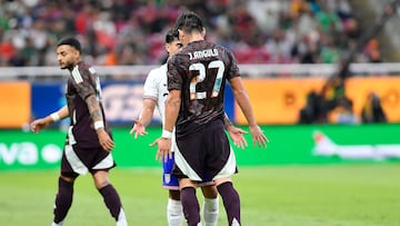 Alejandro Zendejas (L) of USA fights with Jesus Angulo (R) of Mexico during the game international friendly between Mexican National team (Mexico) and United States (USA) at Akron Stadium, on October 15, 2024, Guadalajara, Jalisco, Mexico.