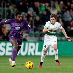 Elche y Real Valladolid se pelean con el gol