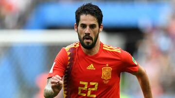 Spain break World Cup passing record but not Russia's resolve