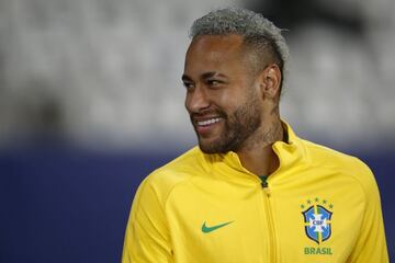 RIO DE JANEIRO, BRAZIL - JULY 05: Neymar Jr. of Brazil smiles before a semi-final match of Copa America Brazil 2021 between Brazil and Peru at Estadio Olímpico Nilton Santos on July 05, 2021 in Rio de Janeiro, Brazil. (Photo by Wagner Meier/Getty Images)