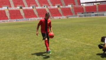 Joan Oriol en su presentaci&oacute;n como futbolista del RCD Mallorca