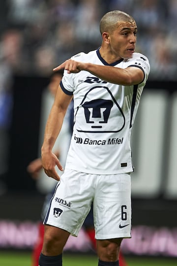 El mediocampista originario de la Ciudad de México sigue ganando minutos con el conjunto de la UNAM. Lira es de todas las confianzas de Andrés Lillini y es un fijo en la mitad de la cancha. Tras la salida de Andrés Iniestra, el juvenil está llamado a seguir creciendo y teniendo minutos. En el presente torneo ha tenido actividad en todos los partidos de Pumas.