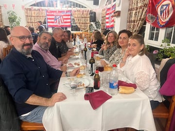 Asistentes en la cena de VIII aniversario de la pe?a atltica Arenas Valdeolivas. 