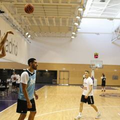 El Madrid debuta ante Unicaja con la pareja Ayón-Randolph