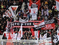 A historic European night unfolds under the lights as United chase a breakthrough against seasoned contenders.