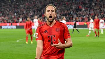FILE PHOTO: Soccer Football - Bundesliga - Bayern Munich v VfB Stuttgart - Allianz Arena, Munich, Germany - October 19, 2024 Bayern Munich's Harry Kane celebrates scoring their third goal to complete a hat-trick REUTERS/Angelika Warmuth DFL REGULATIONS PROHIBIT ANY USE OF PHOTOGRAPHS AS IMAGE SEQUENCES AND/OR QUASI-VIDEO./File Photo