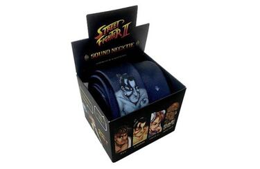 Marca la diferencia con las corbatas retro de Street Fighter 2
