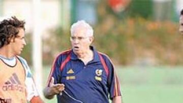 <b>ESTRENO. </b>Luis Aragonés dirigió ayer su primer entrenamiento con la Selección española. Mañana, debut ante Venezuela.