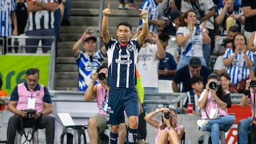 AME3613. MONTERREY (MÉXICO), 20/07/2024.- Johan Rojas de Rayados celebra un gol ante Queretaro este sábado, durante un partido correspondiente a la jornada 4 del Torneo Apertura 2024 celebrado en el estadio BBVA de la ciudad de Monterrey (México). EFE/Miguel Sierra