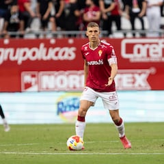 La baja de Alberto aumenta el caos en la zaga murcianista