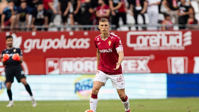 La baja de Alberto aumenta el caos en la zaga murcianista