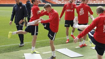 Martin Odegaard, entrenando en Mestalla.