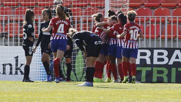 El Atlético ganó al Málaga con hat-trick de Jenni Hermoso.