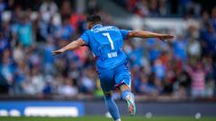 Uriel Antuna festeja uno de sus goles en esta temporada