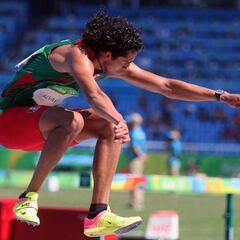 Alberto Álvarez entra a la historia y clasifica a la final del Salto Triple