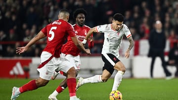 Luis Díaz queda expuesto y pone a pensar a Slot