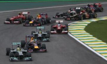 Vista general del inicio de la Fórmula Gran Premio de Brasil en el circuito de Interlagos, en Sao Paulo, Brasil