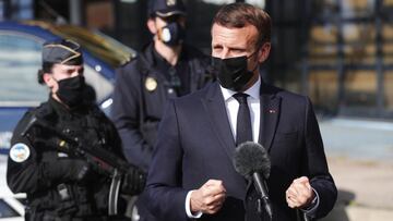 Le Perthus (France), 05/11/2020.- French President Emmanuel Macron speaks to media during a visit on the strengthening border controls at the crossing between Spain and France, at Le Perthus, France, 05 November 2020. (Francia, Espa&ntilde;a) EFE/EPA/GUIL