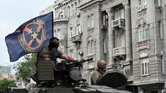 FILE PHOTO: Fighters of Wagner private mercenary group are seen atop a tank while being deployed near the headquarters of the Southern Military District in the city of Rostov-on-Don, Russia, June 24, 2023. REUTERS/Stringer/File Photo