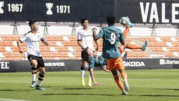 El Ajax exhibe el talento de su cantera y se lleva un partido loco