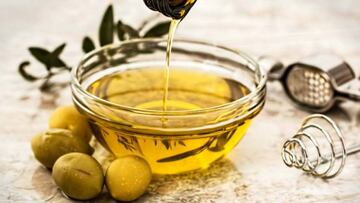 En España conocemos bien el aceite de oliva, un verdadero superalimento que se puede añadir casi a todo