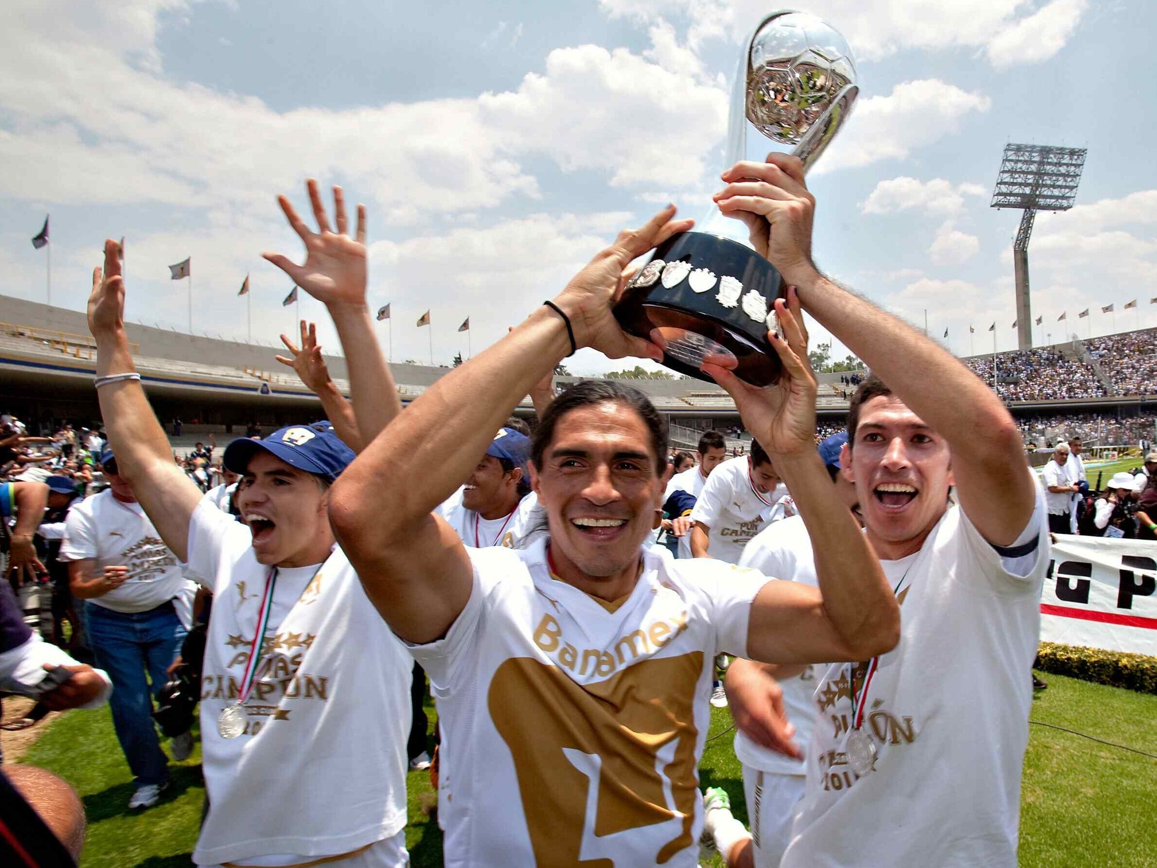 SOCCER/FUTBOL  CLAUSURA 2011  FINAL VUELTA: PUMAS VS MONARCAS  GOYA, UNIVERSIDAD  Action photo of Francisco Palencia of Pumas, during final game of the  Clausura 2011./Foto de accion de Francisco Palencia de Pumas, durante juego final de Clausura 2011. 22 May 2011. MEXSPORT/ETZEL ESPINOSA