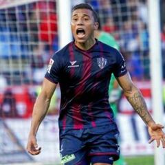 Andrada y Machís siguen en la órbita del Huesca