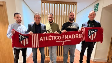 Pedraza con la directiva de la peña atlética Medinenses.