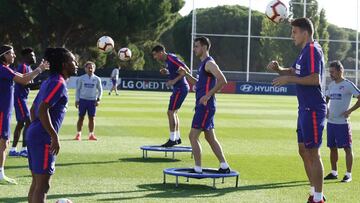 El Atl&eacute;tico entren&oacute; en el Cerro del Espino tras el triunfo ante el Rayo.