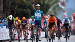 Mark Cavendish celebra su tercer triunfo en Turqu&iacute;a.