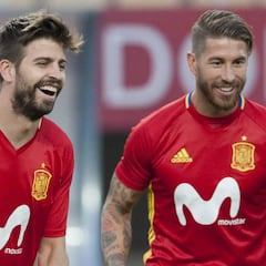 La deslealtad de Piqué con Ramos: "Que sea confidencial, por favor"