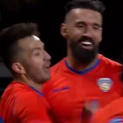 La gran jugada entre chilenos en nuevo golazo de Villanueva