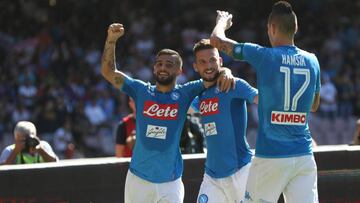 Nápoles golea y se pone colíder de la Serie A