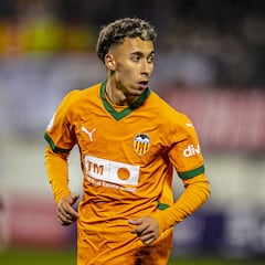 Pablo López elige al Mirandés para crecer en el fútbol profesional