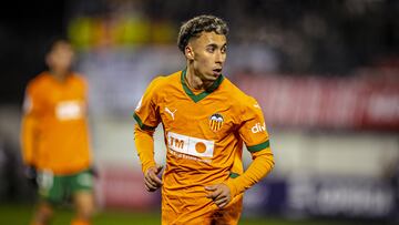 Pablo López, con la camiseta valencianista.