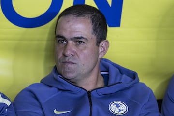  Andre Soares Jardine head coach of America during the 12th round match between America and Santos as part of the Liga BBVA MX, Torneo Apertura 2024 at Ciudad de los Deportes Stadium on October 19, 2024 in Mexico City, Mexico.