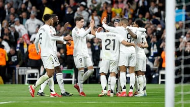 Los jugadores del Real Madrid celebran el 4-1 de Rodrygo. 