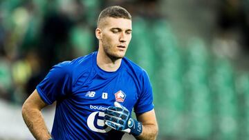 Ivo Grbic, durante un entrenamiento del Lille.