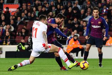 El jugador del Barcelona Messi marca el 2-0 al Eibar. Es su gol 400 en LaLiga. 