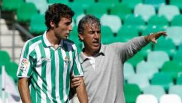 Oli presenta la dimisión como entrenador del Betis B