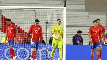 Futbol, Argentina vs Chile
Sexta fecha, eliminatorias al mundial 2026.
Los jugadores de la seleccion chilena lamentan el gol de Argentina por el partido de clasificacion al mundial 2026 realizado en el estadio Monumental de Buenos Aires, Argentina.
05/09/2024
Alejandro Pagni/Photosport
Football, Argentina vs Chile
6nd turn, 2026 World cup qualifiers.
ChileÕs players react after goal of Argentina for 2026 World Cup qualifier match held at the Monumental stadium in Buenos Aires, Argentina.
05/09/2024
Alejandro Pagni/Photosport